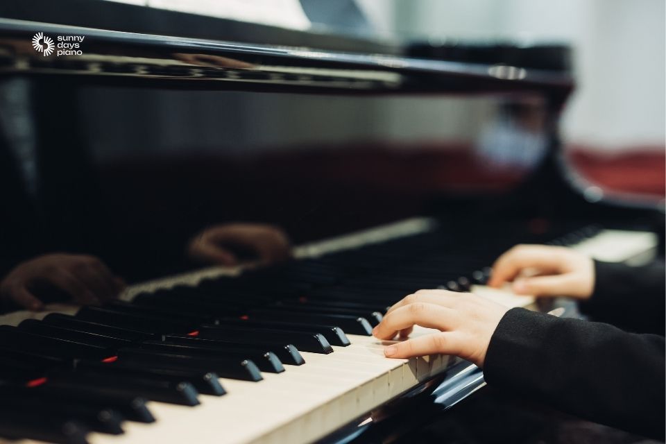 Các lớp học đàn piano quận 1 uy tín sẽ cung cấp cho bạn các chính sách hỗ trợ linh hoạt trong quá trình học tập